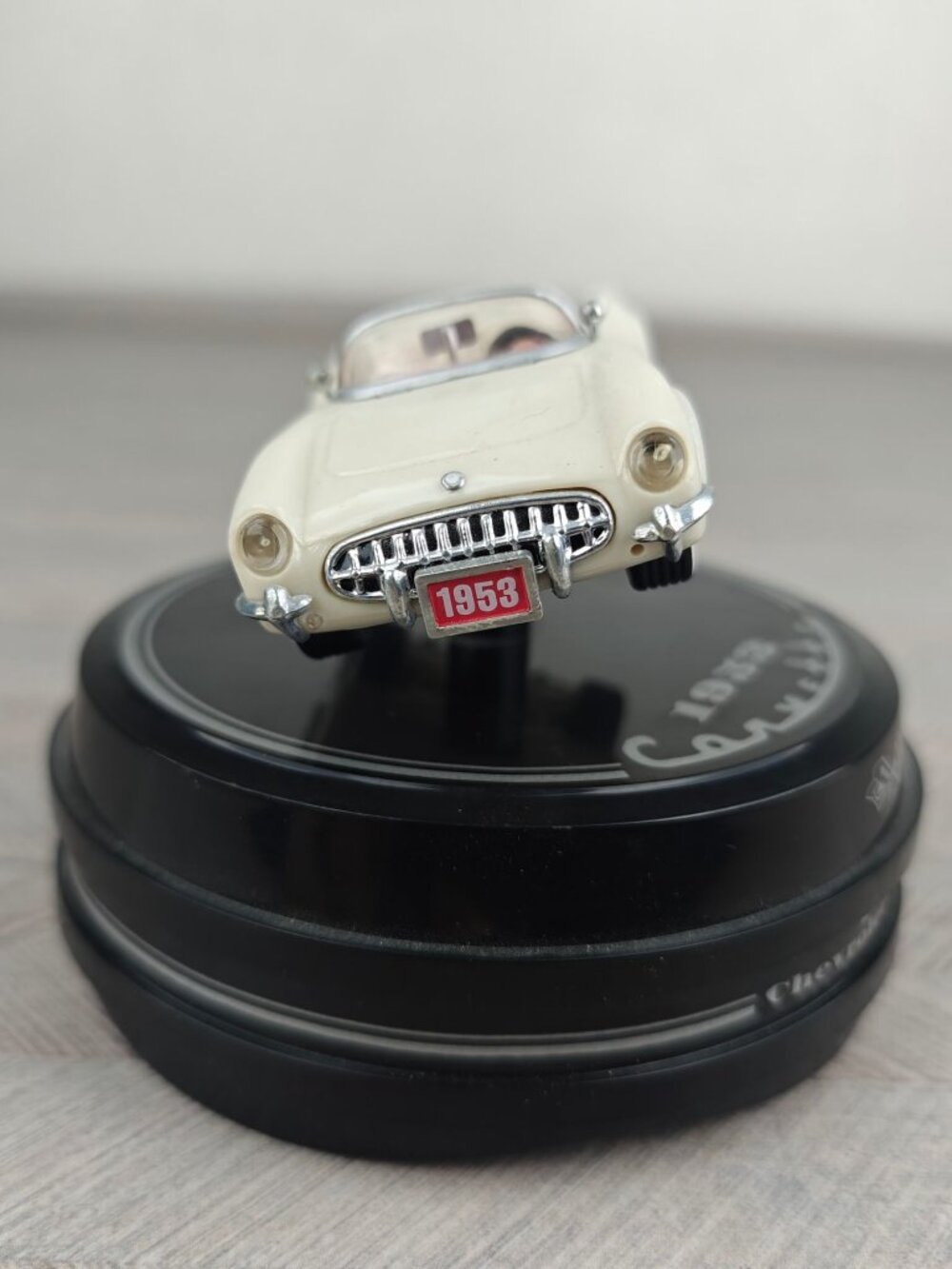 1953 Chevrolet Corvette Musical Model Enesco Classics Collection Cream Red - Picture 4 of 9